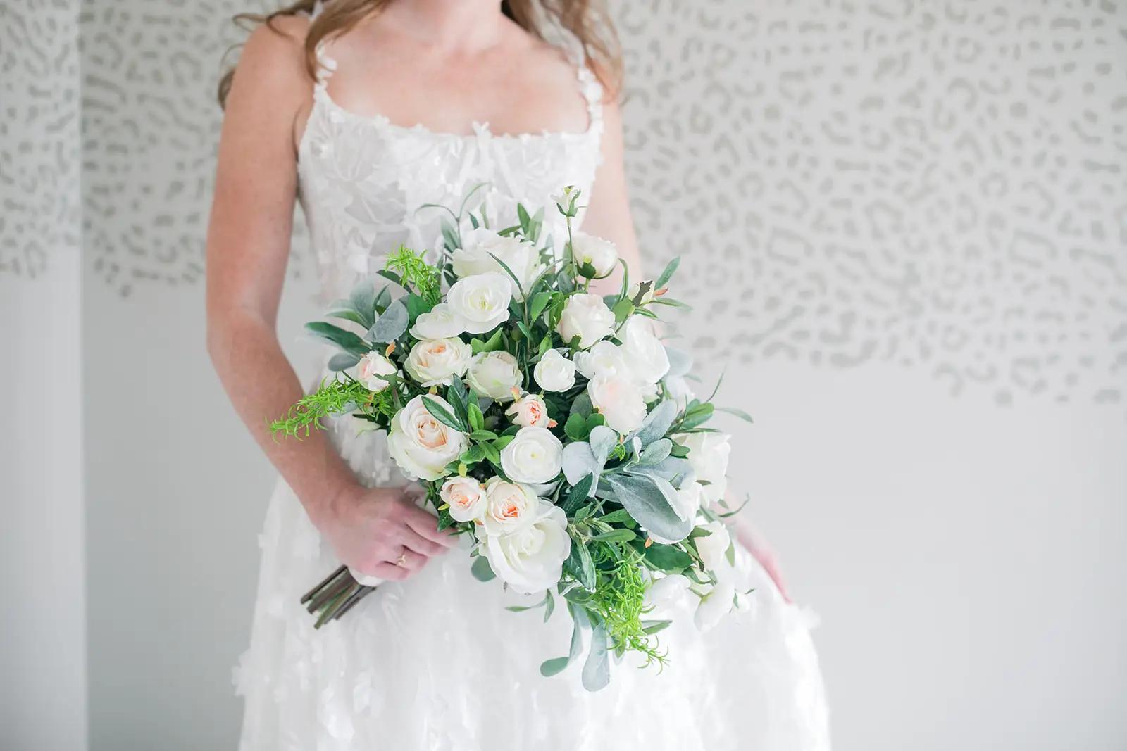 Blooming Beautiful: Sustainable Wedding Flowers. Desktop Image
