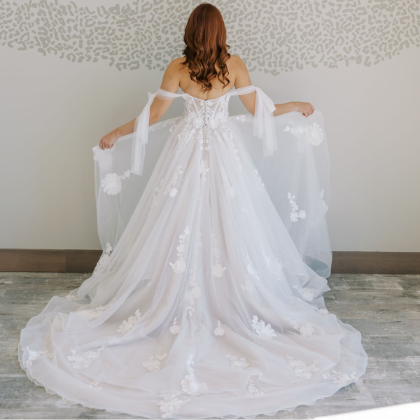Origins of the White Wedding Dress. Mobile Image